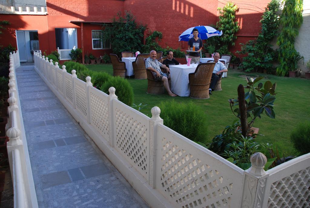 Hotel Sugandh Retreat Τζαϊπούρ Εξωτερικό φωτογραφία