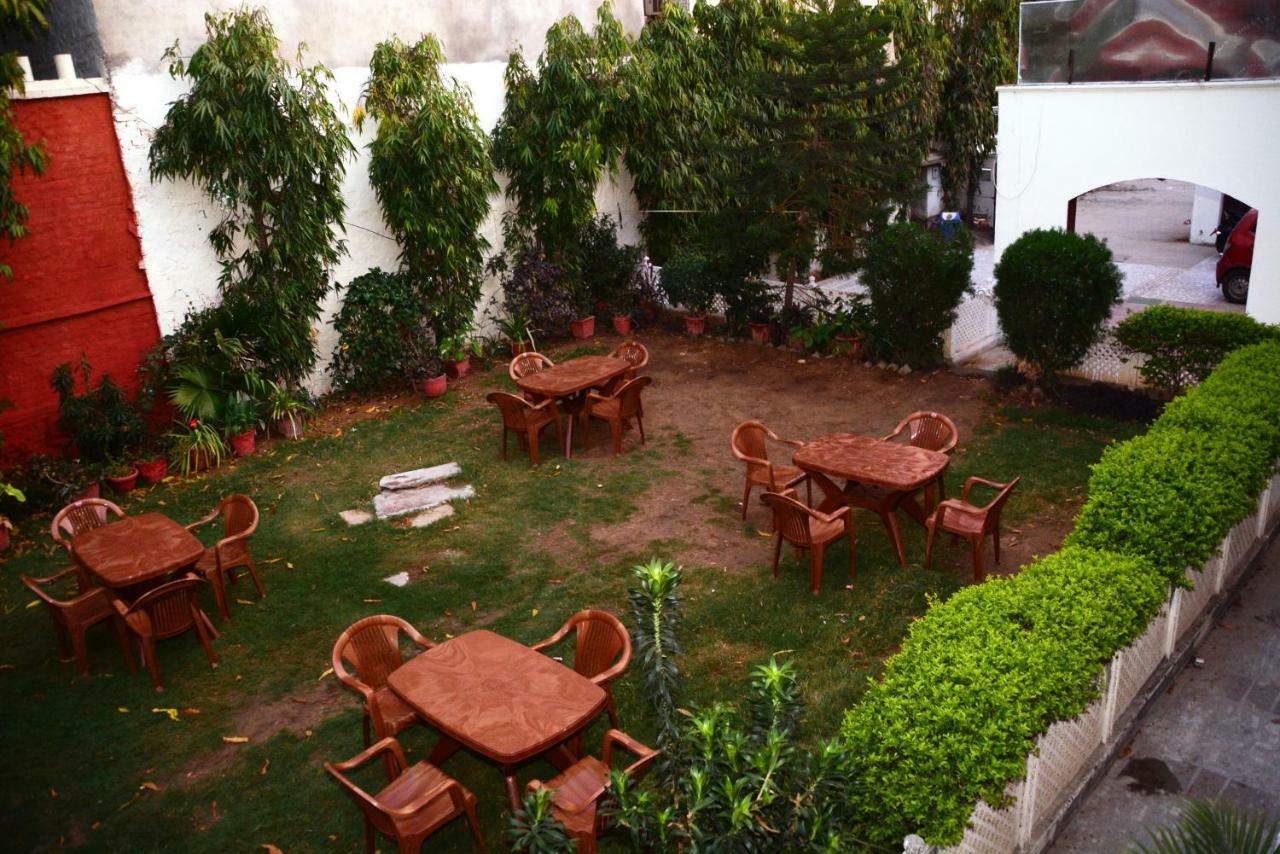 Hotel Sugandh Retreat Τζαϊπούρ Εξωτερικό φωτογραφία